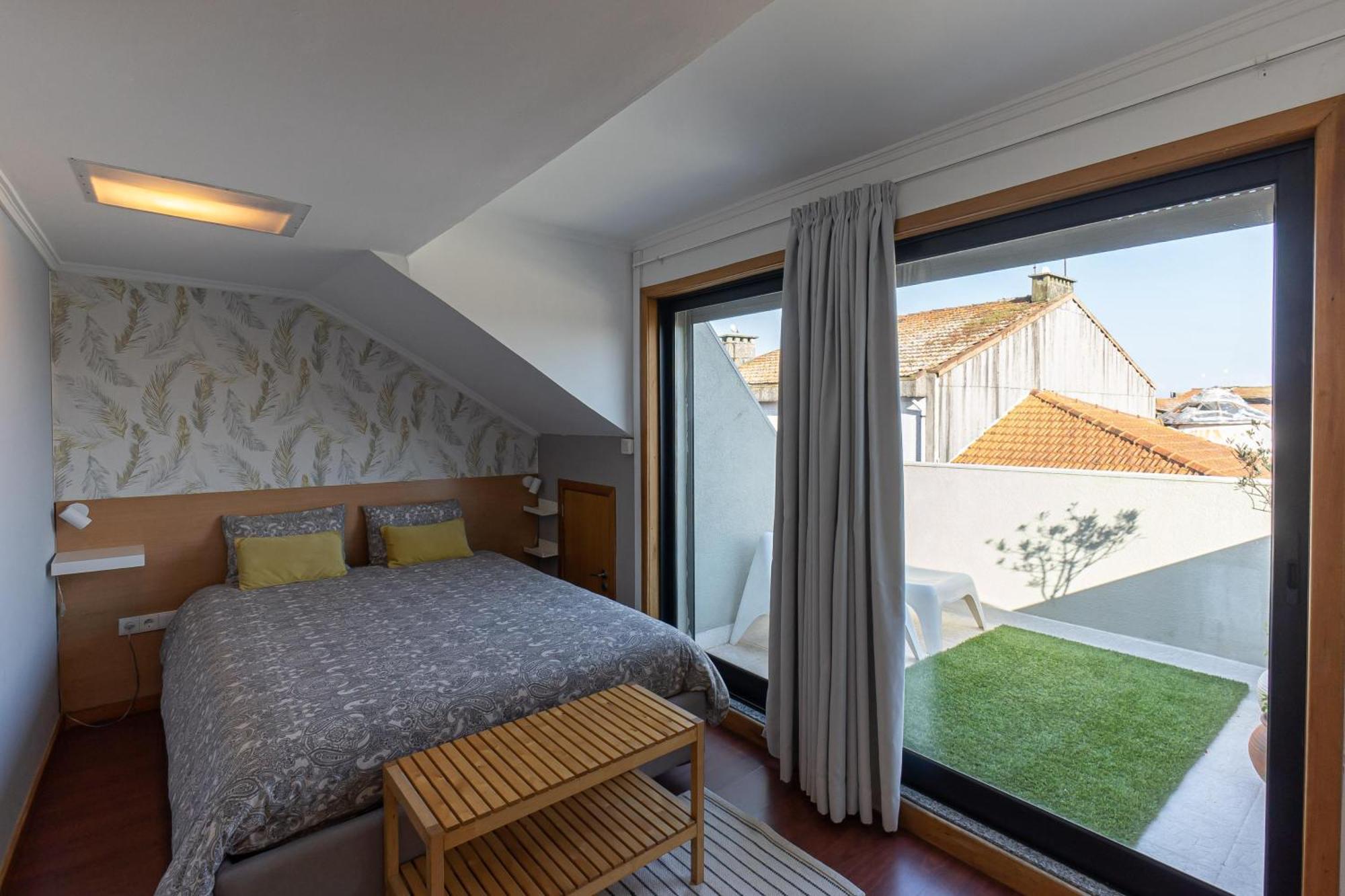 Top Floor Apartment With Sunny Balconies Porto Exterior photo