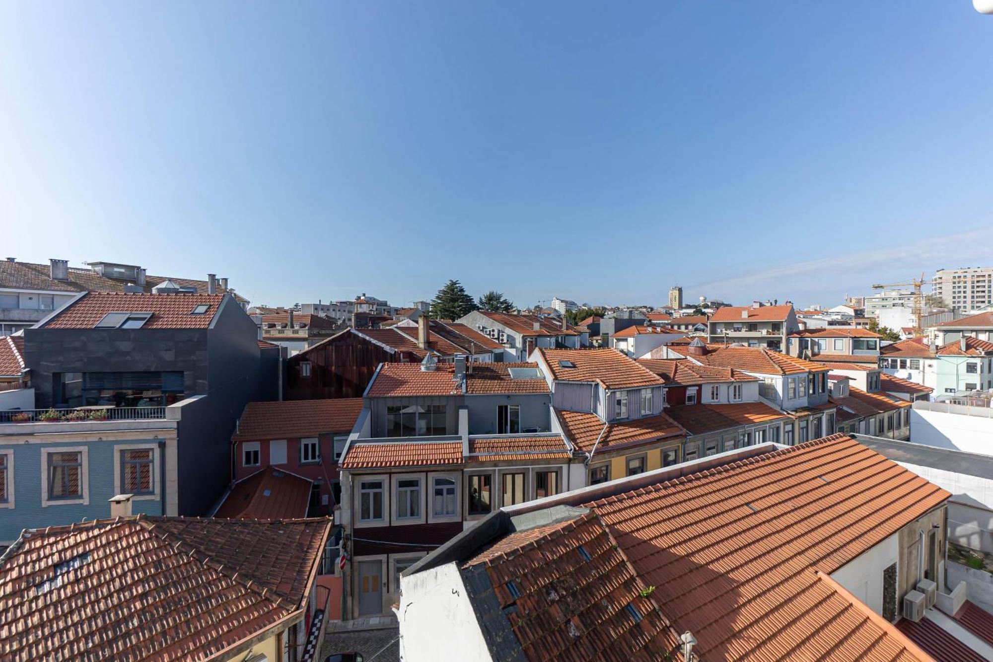 Top Floor Apartment With Sunny Balconies Porto Exterior photo