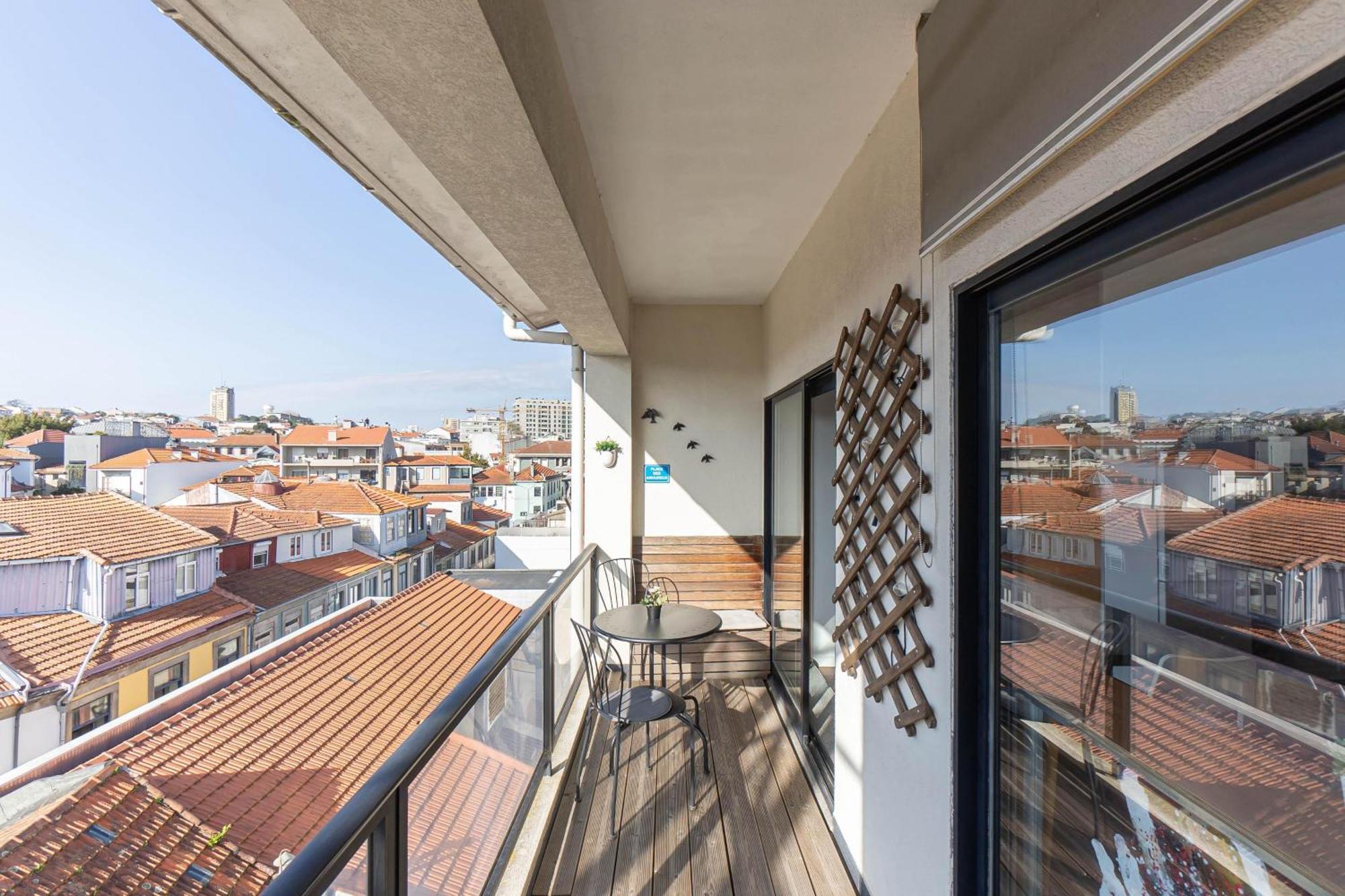 Top Floor Apartment With Sunny Balconies Porto Exterior photo